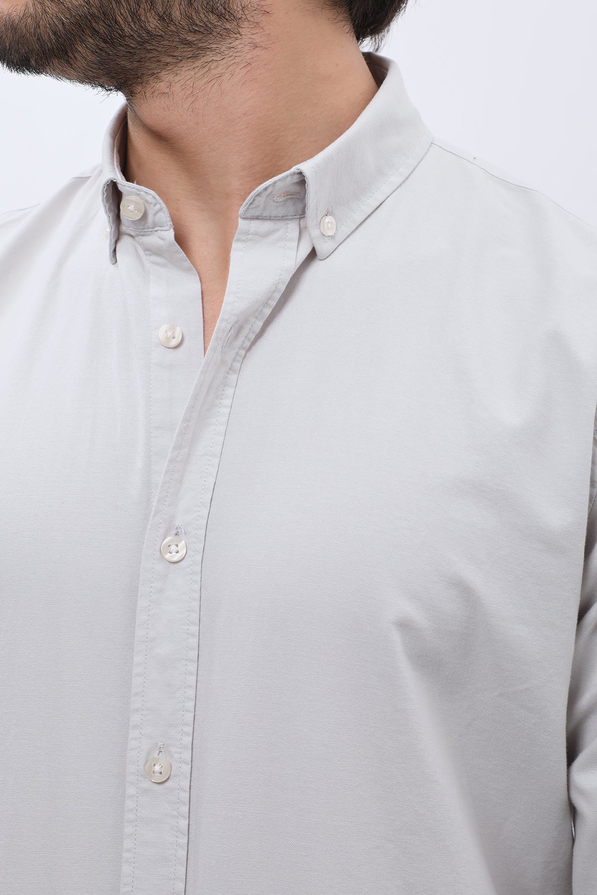 قميص أكسفورد بقبة بأزرار من SHIRTSPRO - لون رمادي
