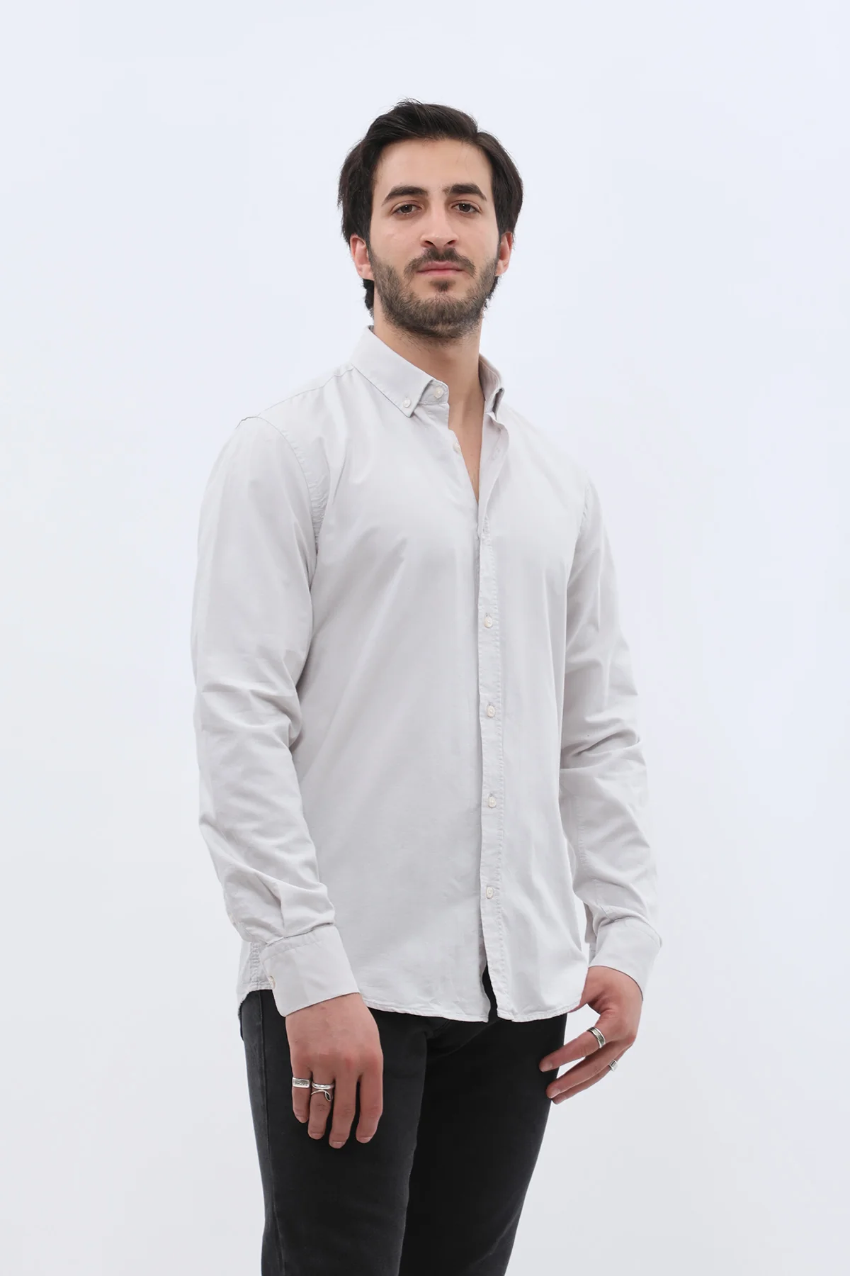 قميص أكسفورد بقبة بأزرار من SHIRTSPRO - لون رمادي - Image 2