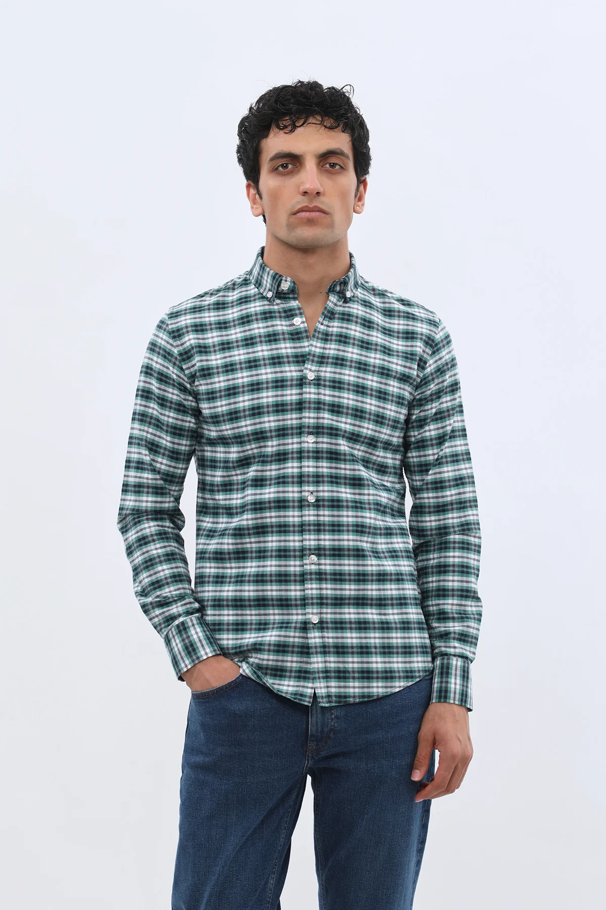 قميص أكسفورد كاروهات بقبة بأزرار من SHIRTSPRO - لون أخضر فاتح - Image 4