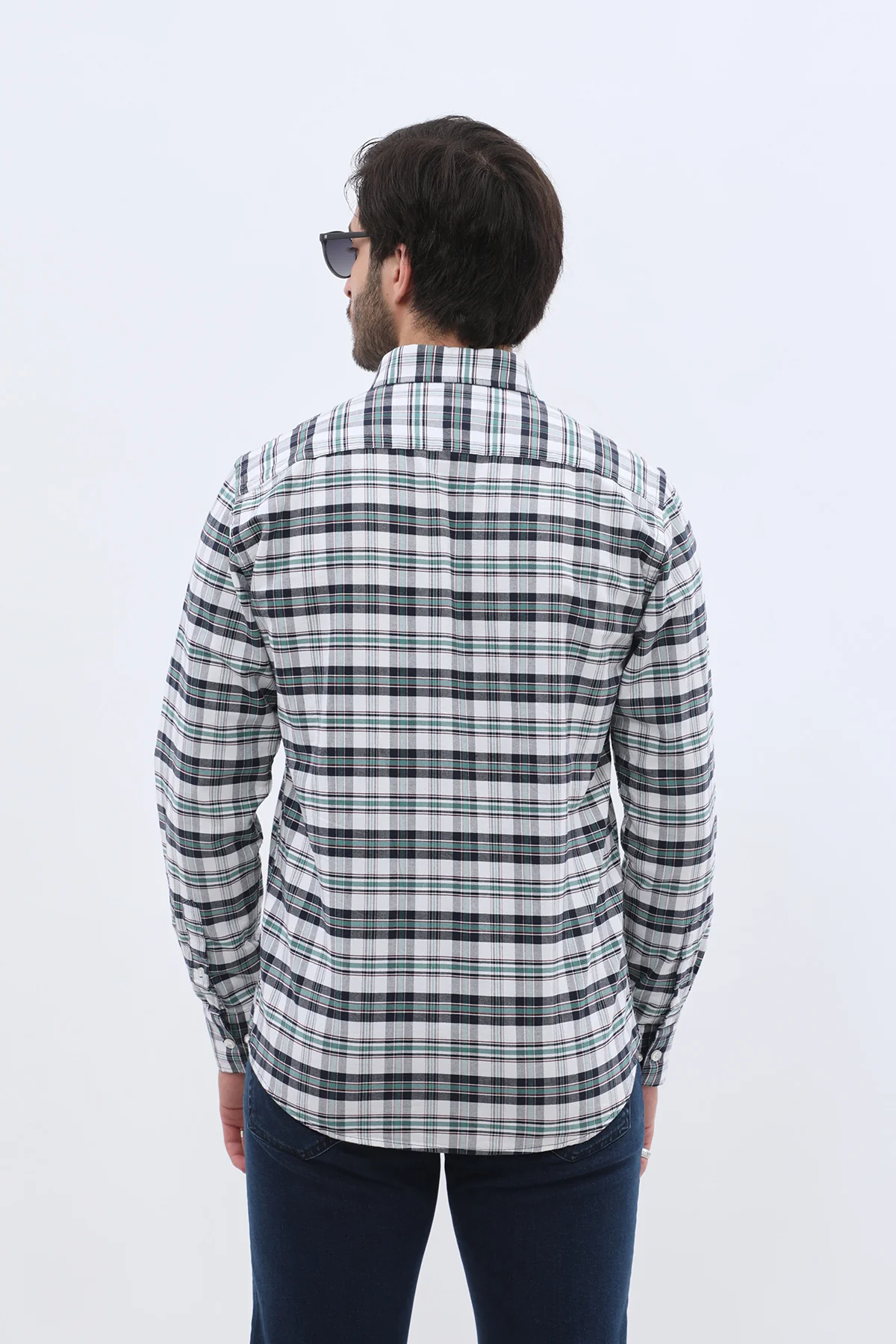 قميص أكسفورد كاروهات بقبة بأزرار من SHIRTSPRO - لون أخضر فاتح - Image 5