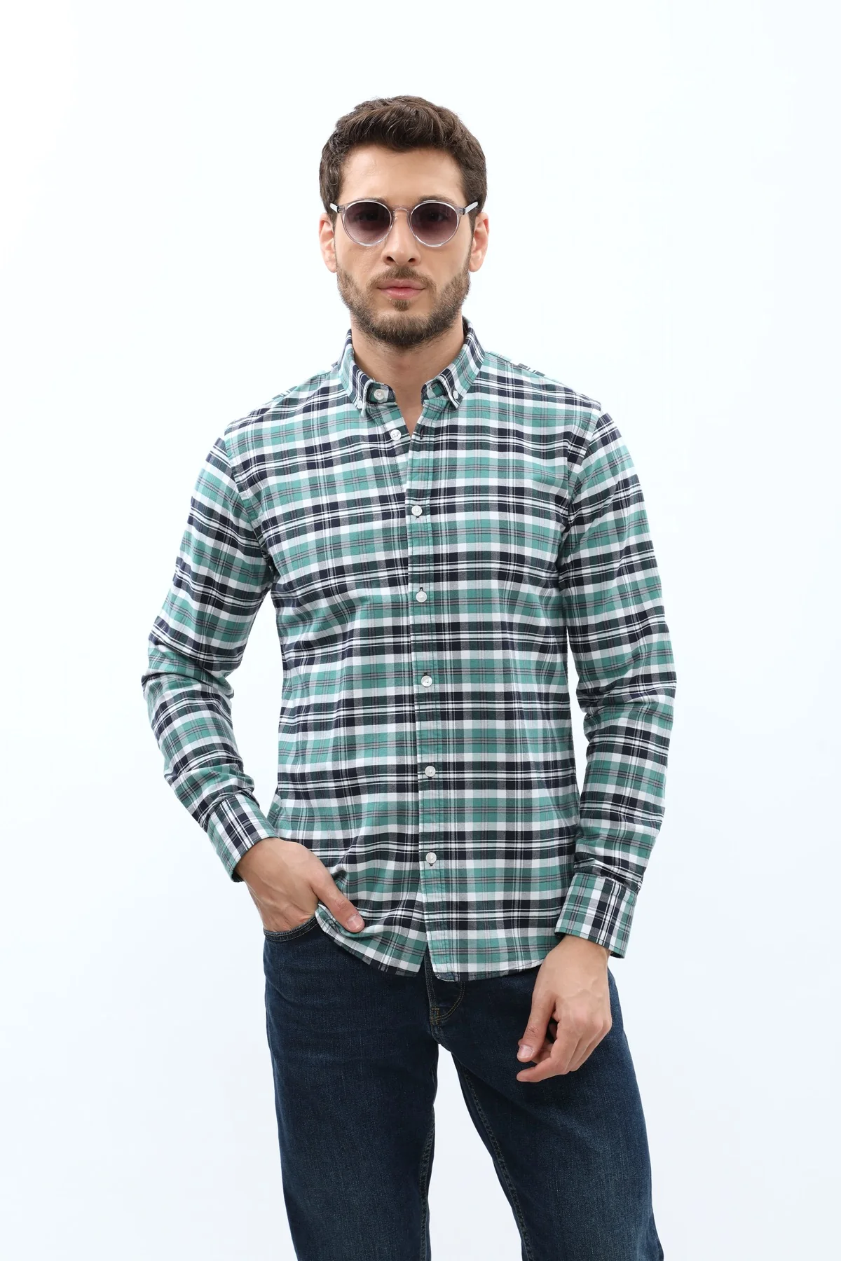 قميص أكسفورد كاروهات بقبة بأزرار من SHIRTSPRO - لون أخضر فاتح - Image 2