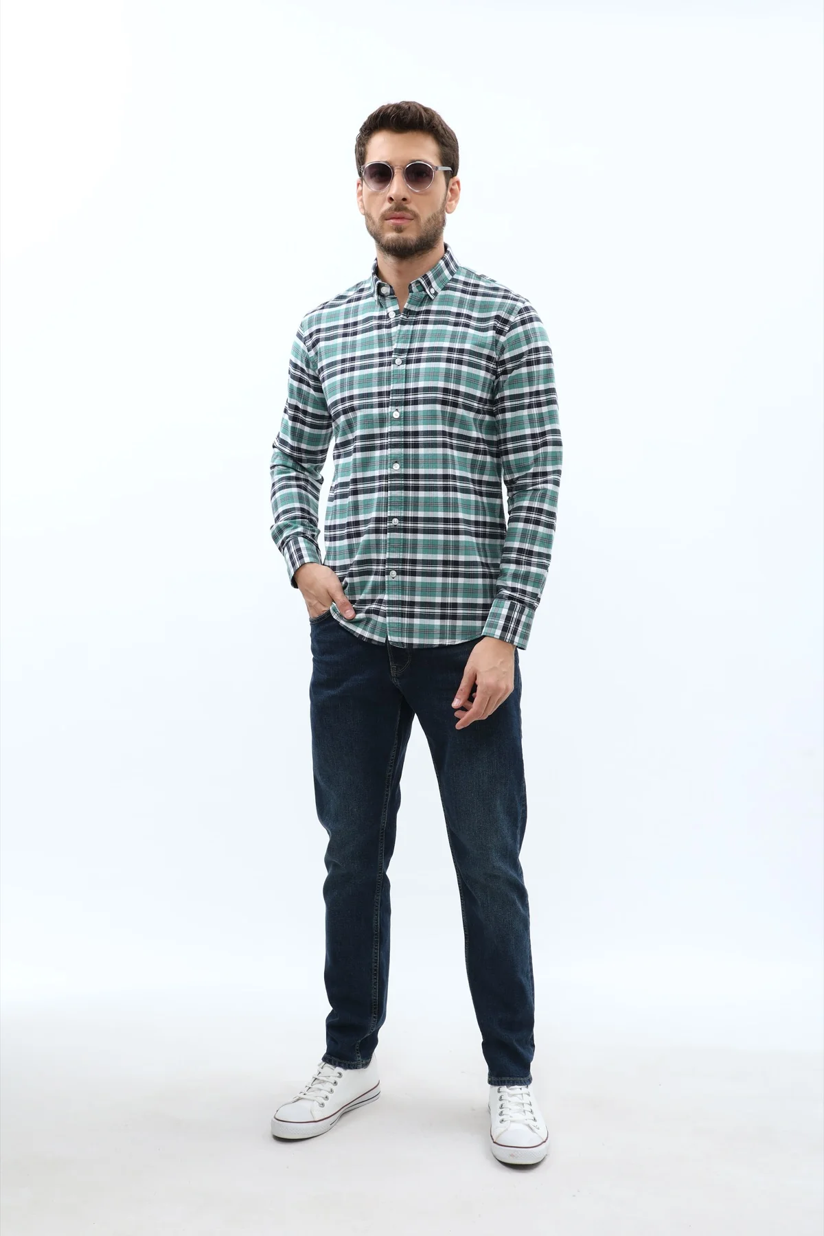 قميص أكسفورد كاروهات بقبة بأزرار من SHIRTSPRO - لون أخضر فاتح - Image 4