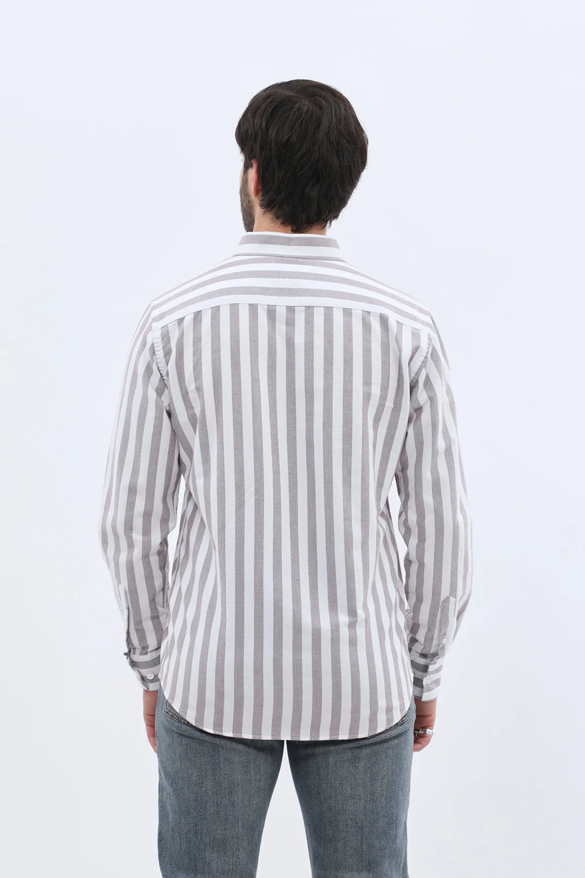 قميص أكسفورد مخطط بقبة بأزرار من SHIRTSPRO - بني فاتح
 - Image 4