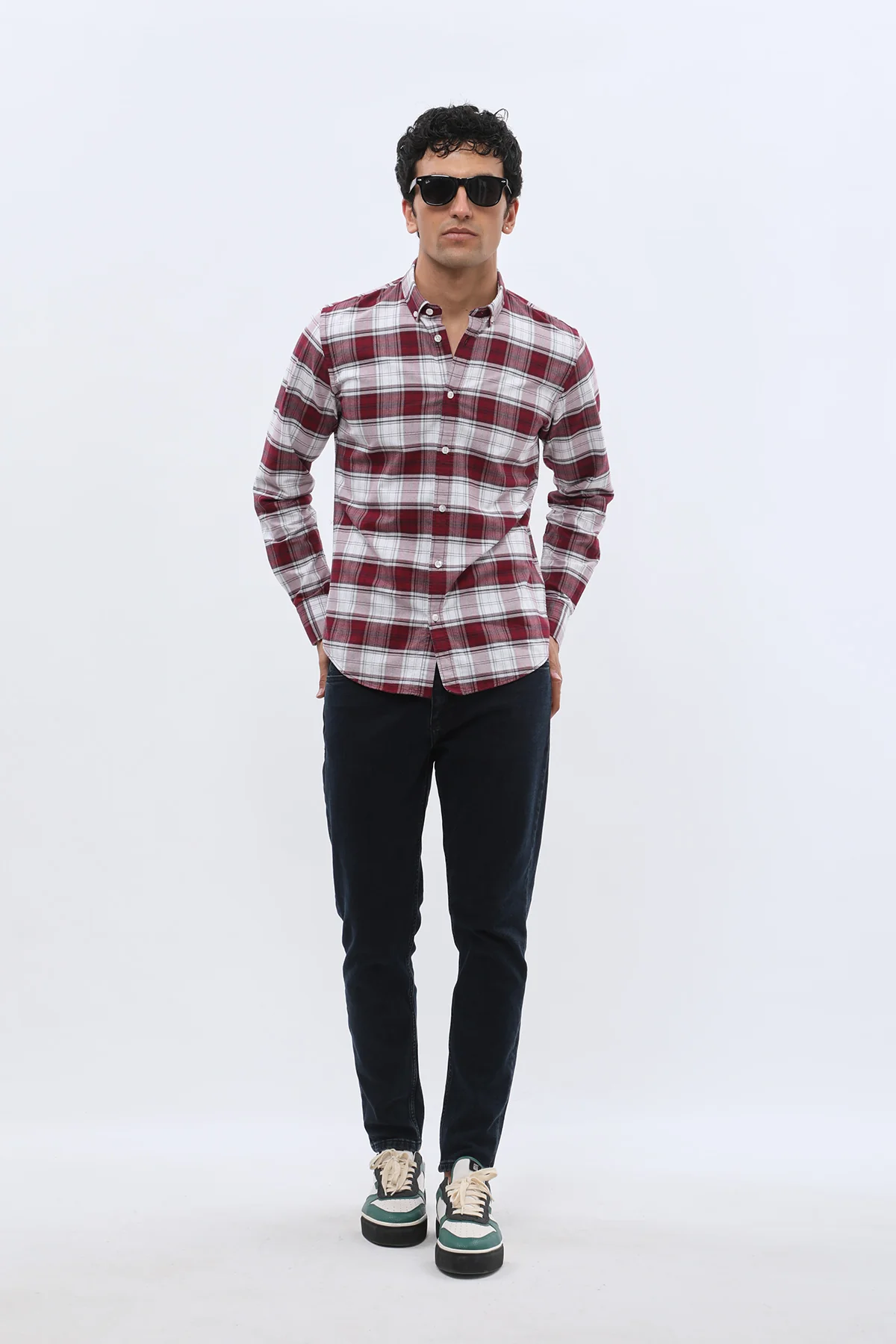 قميص أكسفورد كاروهات بقبة بأزرار من SHIRTSPRO - لون أحمر
 - Image 3