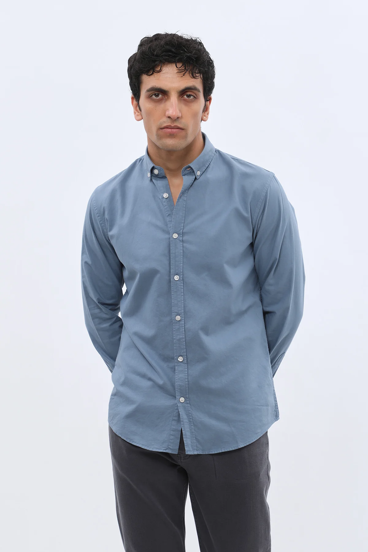 قميص أكسفورد بقبة بأزرار من SHIRTSPRO - لون أزرق فاتح - Image 4