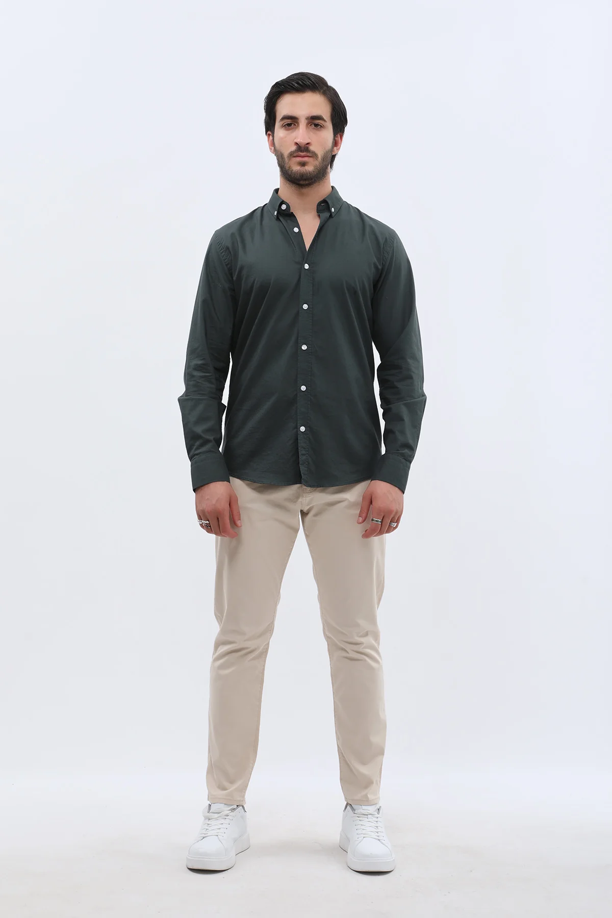 قميص أكسفورد بقبة بأزرار من SHIRTSPRO - لون زيتي باهت  - Image 4