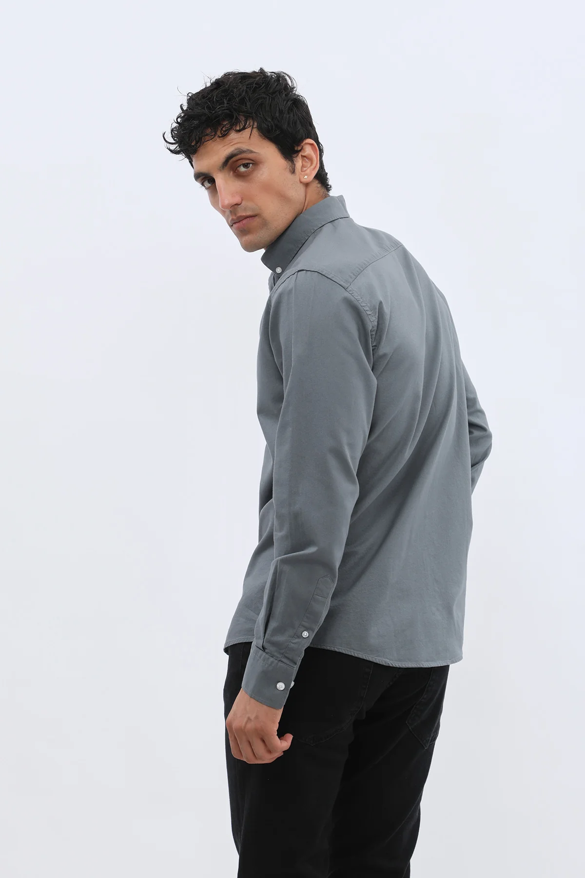 قميص أكسفورد بقبة بأزرار من SHIRTSPRO - لون دخاني - Image 5