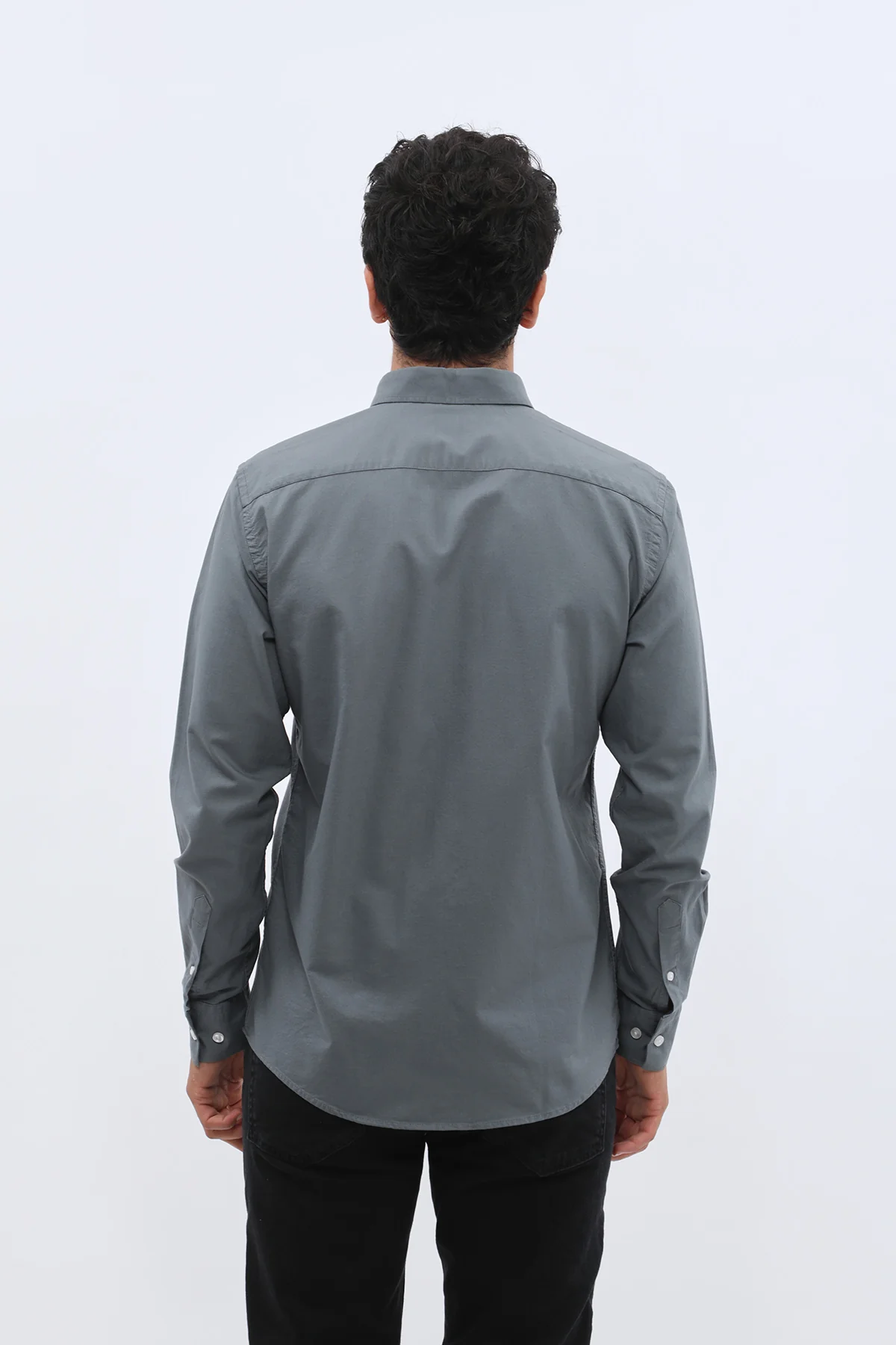 قميص أكسفورد بقبة بأزرار من SHIRTSPRO - لون دخاني - Image 6