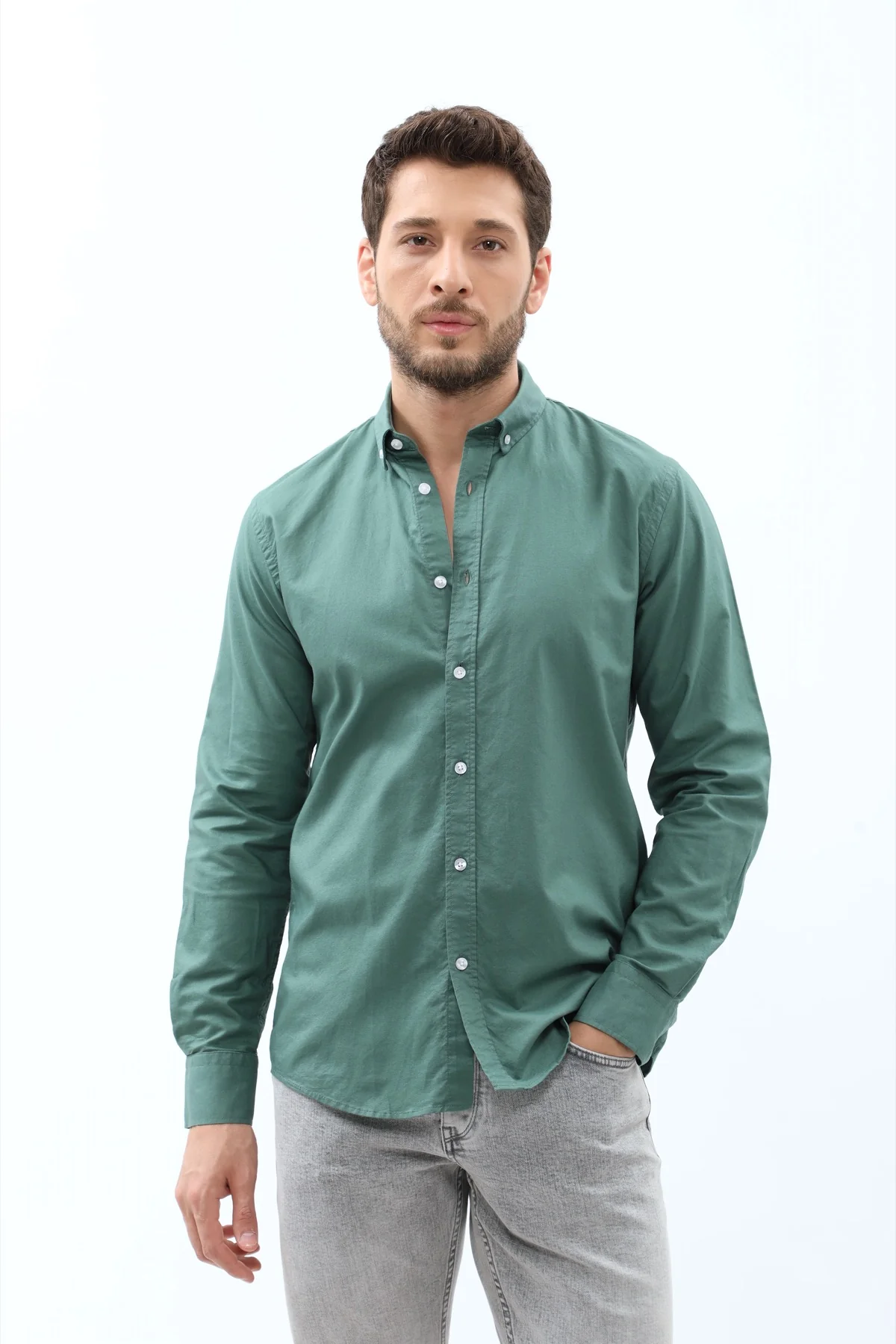 قميص أكسفورد بقبة بأزرار من SHIRTSPRO - لون أخضر رمادي - Image 2
