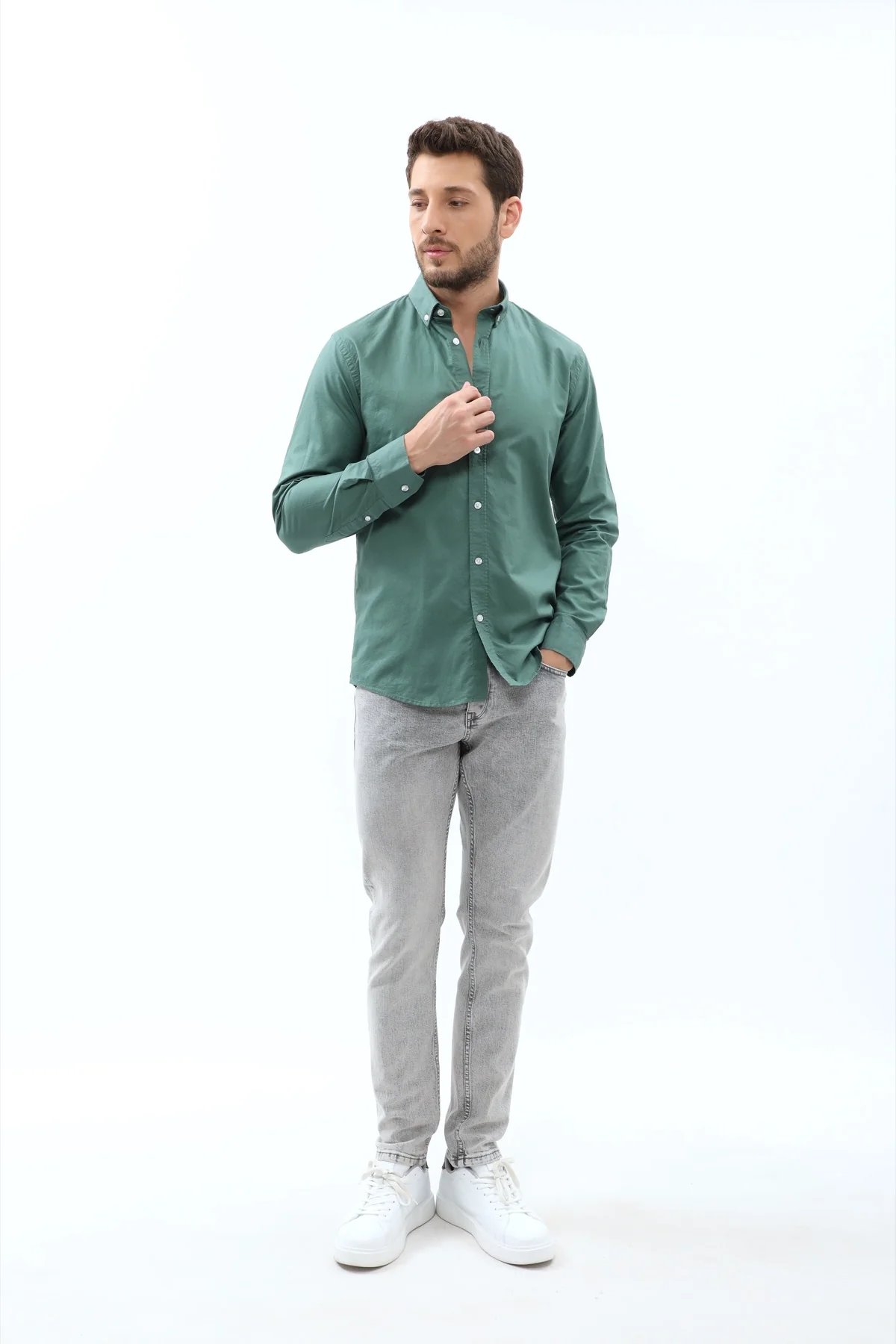 قميص أكسفورد بقبة بأزرار من SHIRTSPRO - لون أخضر رمادي - Image 3