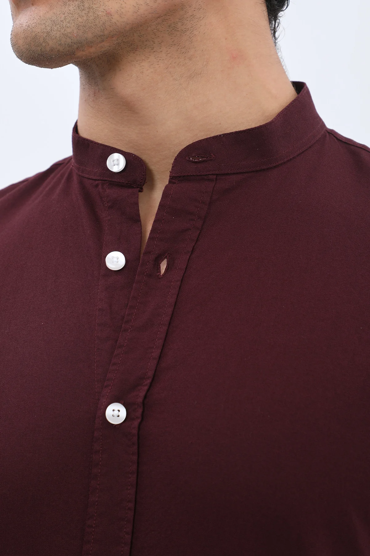 قميص أكسفورد بقبة ماندارين من SHIRTSPRO - لون أحمر بورجندي غامق