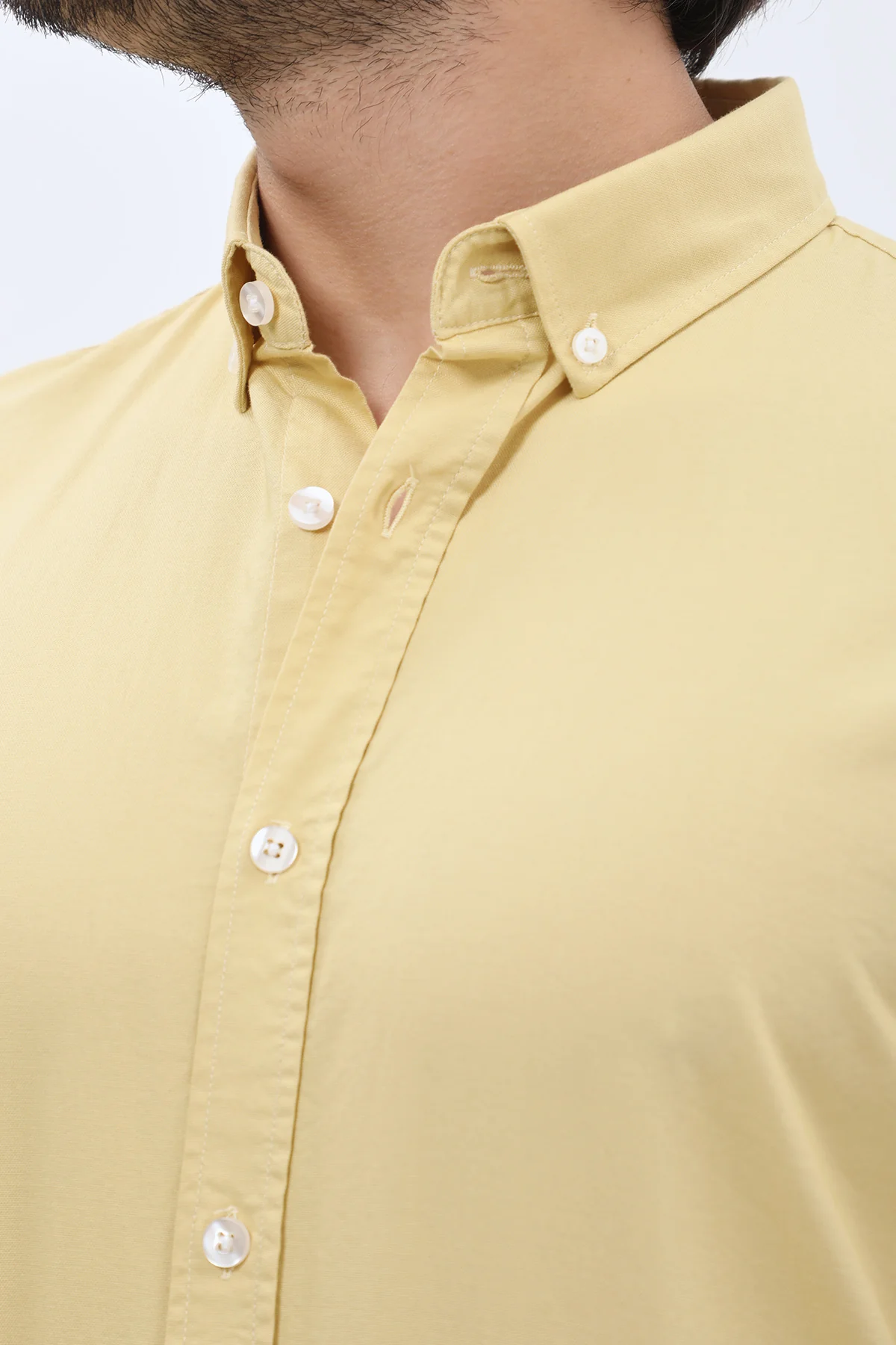 قميص أكسفورد بأكمام قصيرة وقبة بأزرار من SHIRTSPRO - لون أصفر باهت