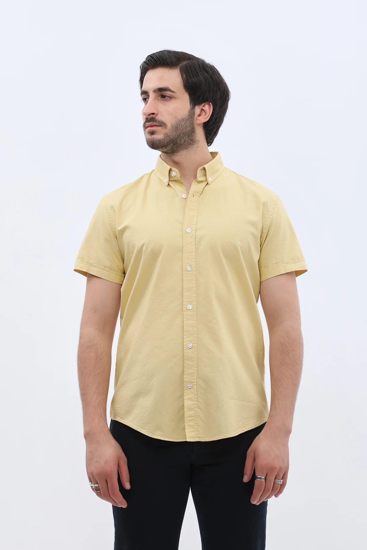 قميص أكسفورد بأكمام قصيرة وقبة بأزرار من SHIRTSPRO - لون أصفر باهت - Image 2