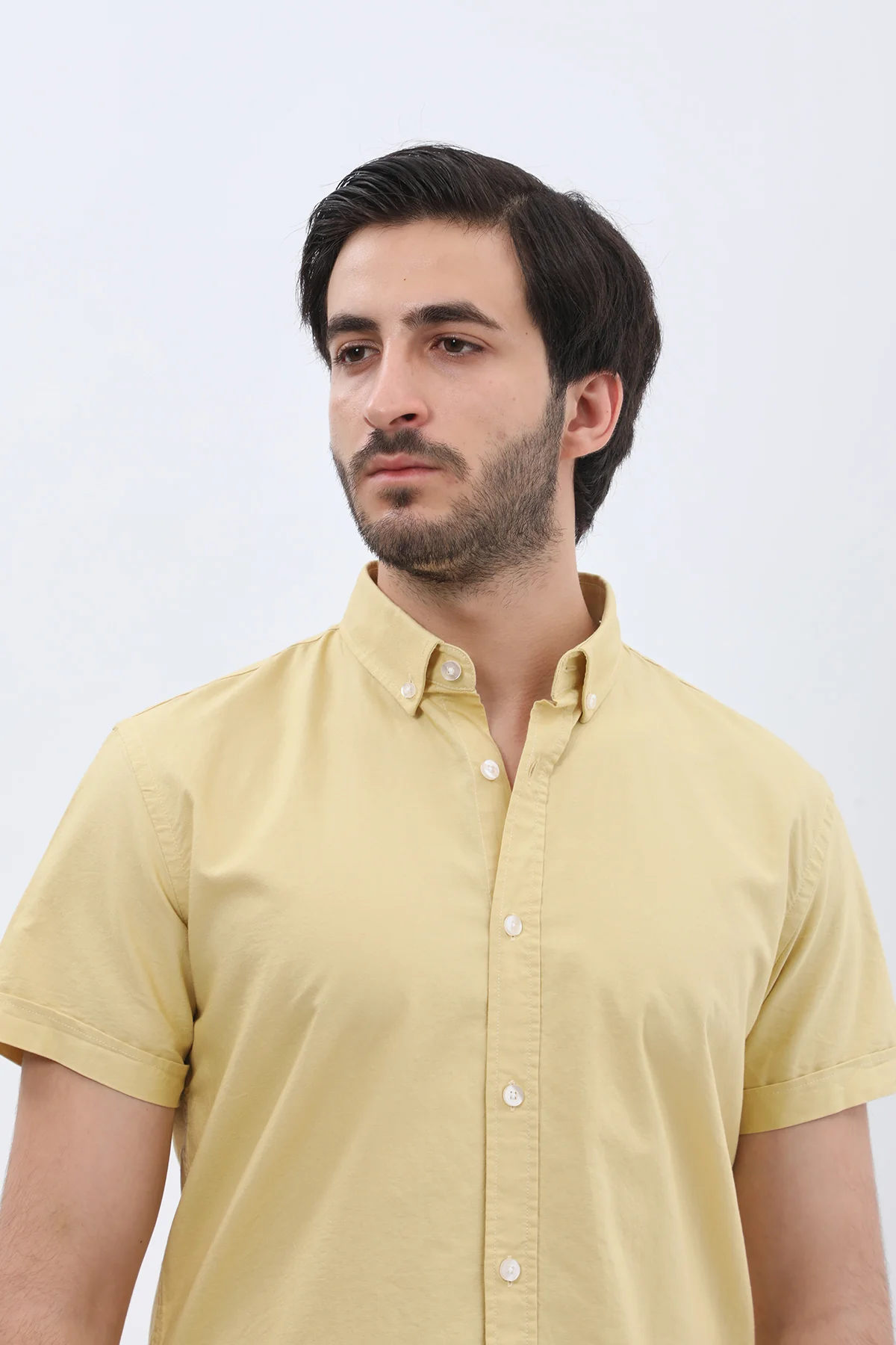 قميص أكسفورد بأكمام قصيرة وقبة بأزرار من SHIRTSPRO - لون أصفر باهت - Image 5