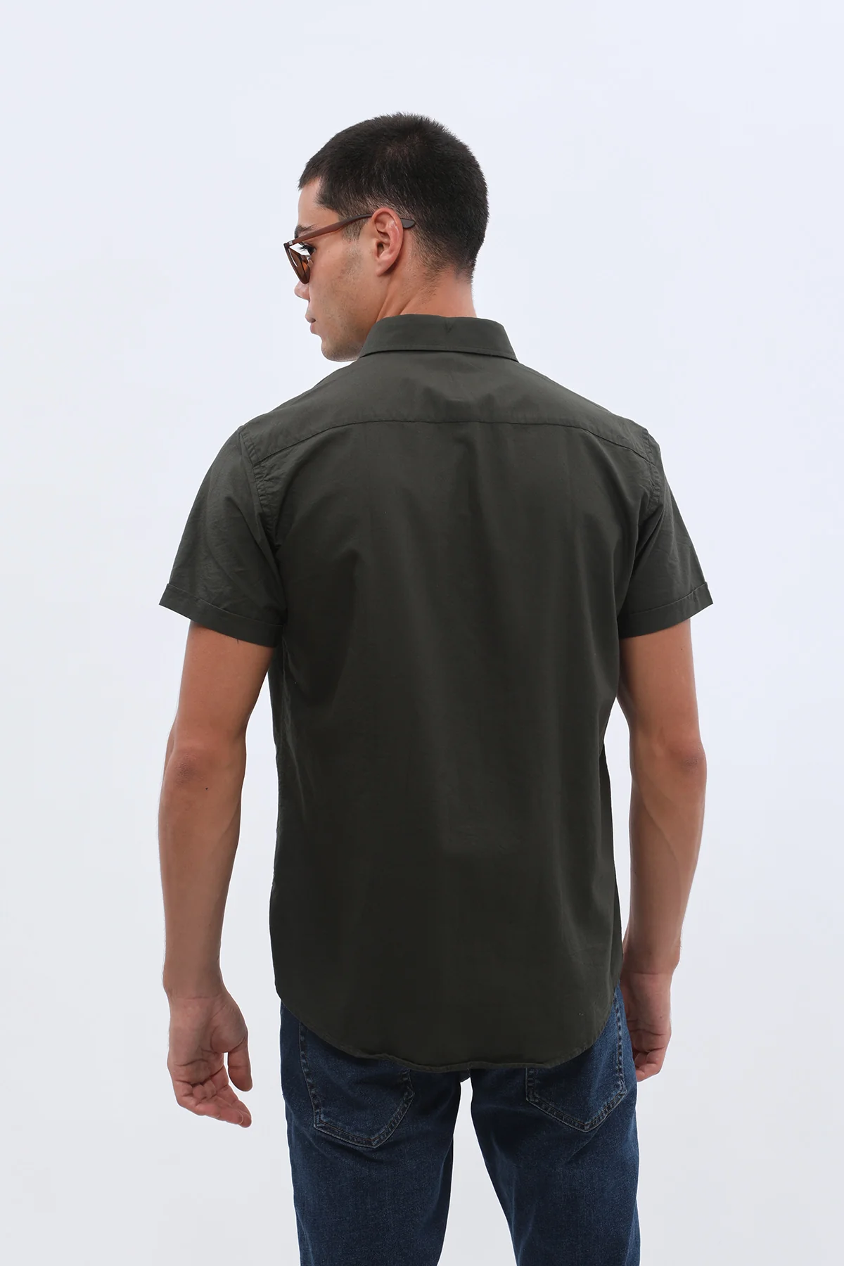 قميص أكسفورد بأكمام قصيرة وقبة بأزرار من SHIRTSPRO - لون زيتي - Image 4