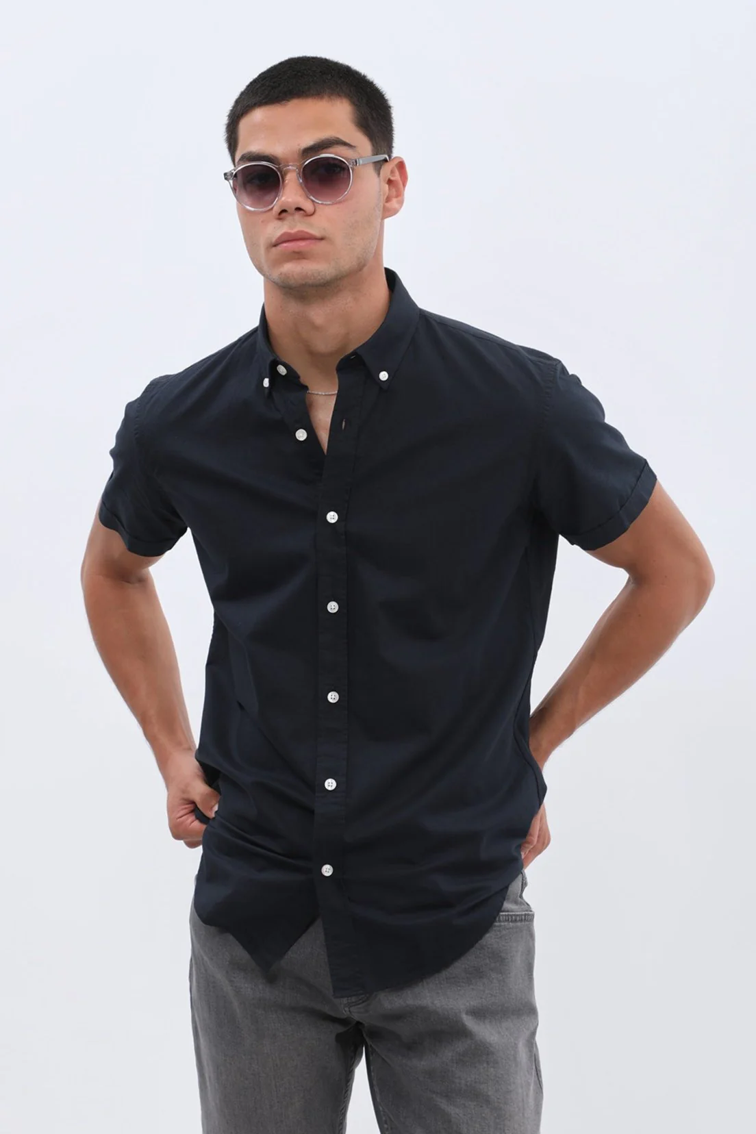 قميص أكسفورد بأكمام قصيرة وقبة بأزرار من SHIRTSPRO - لون كحلي - Image 2