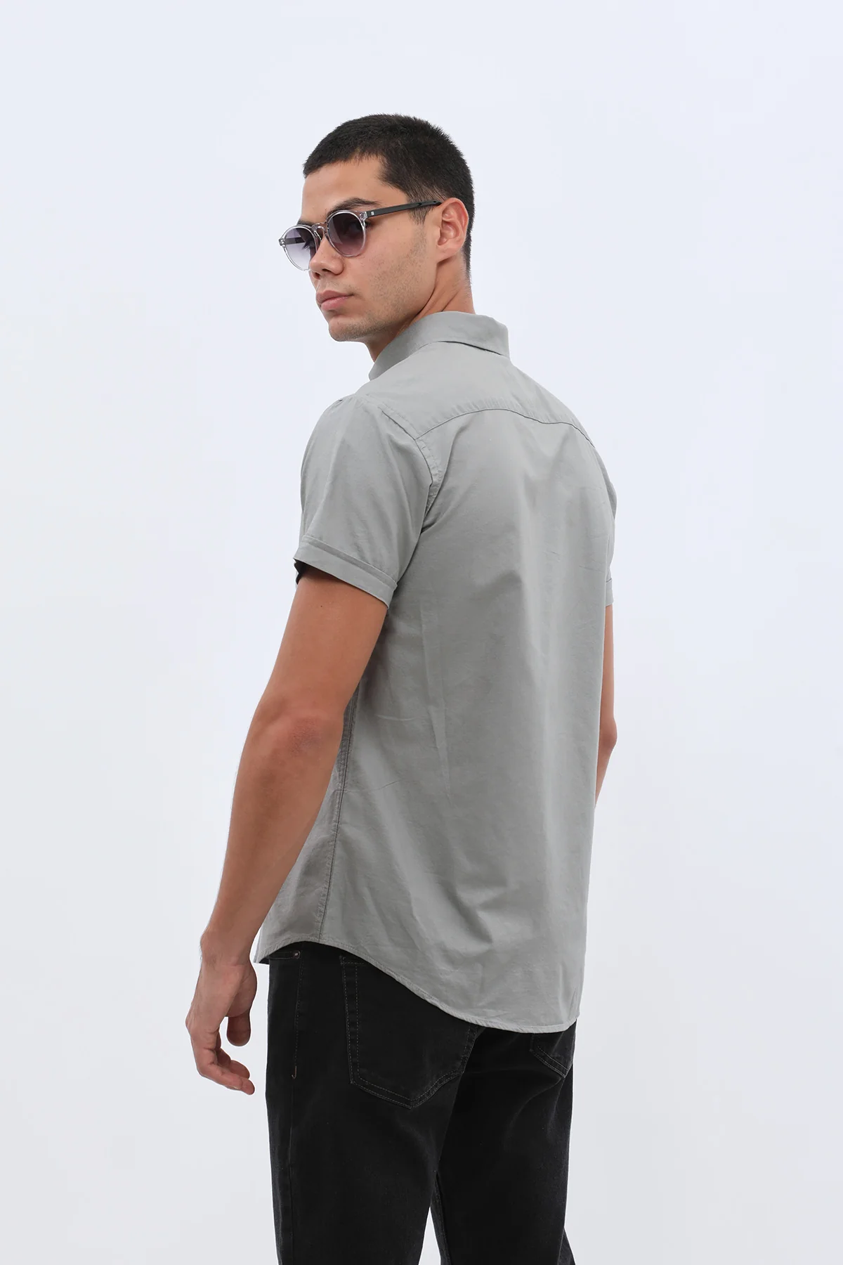 قميص أكسفورد بأكمام قصيرة وقبة بأزرار من SHIRTSPRO - لون رمادي فاتح - Image 5