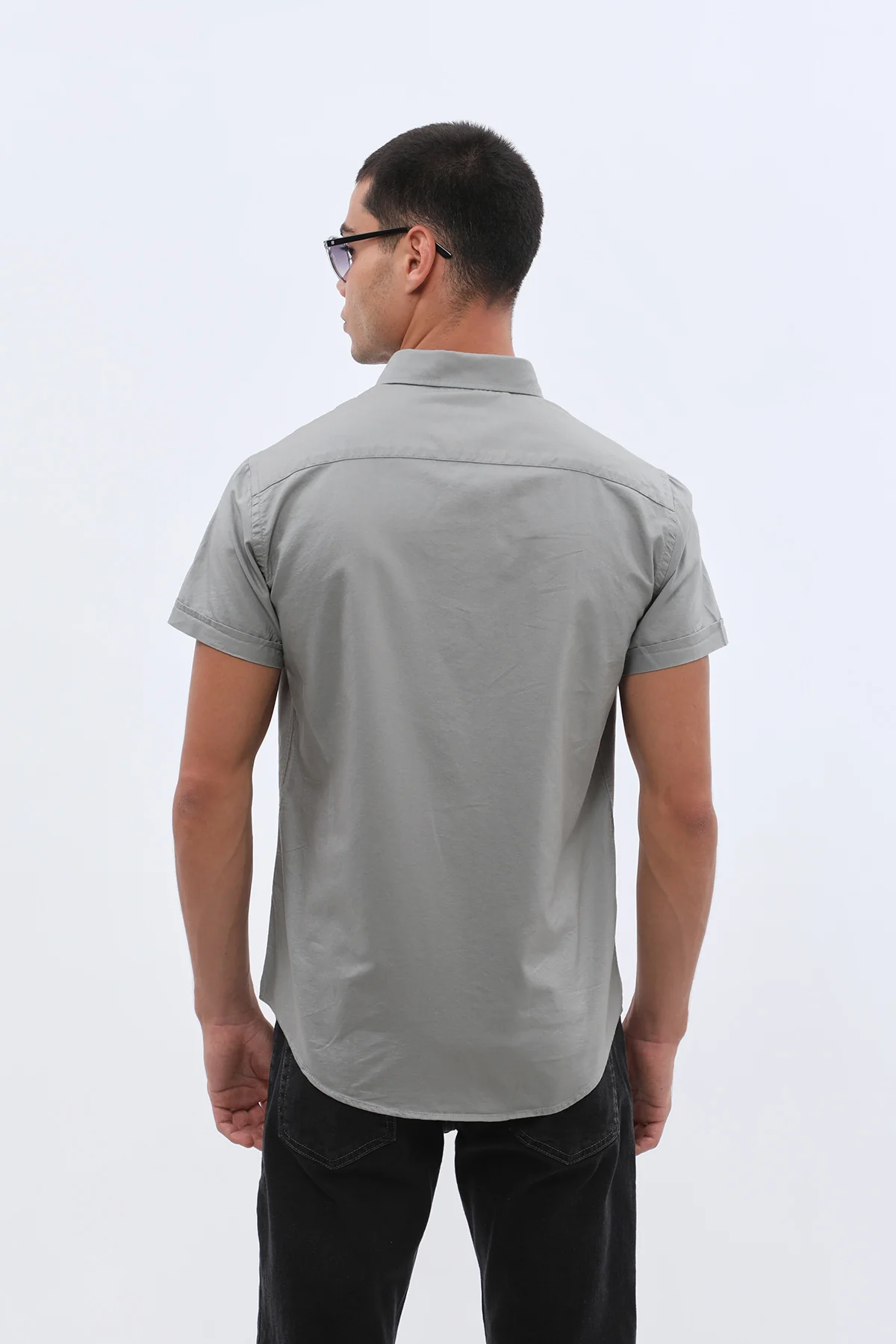 قميص أكسفورد بأكمام قصيرة وقبة بأزرار من SHIRTSPRO - لون رمادي فاتح - Image 6