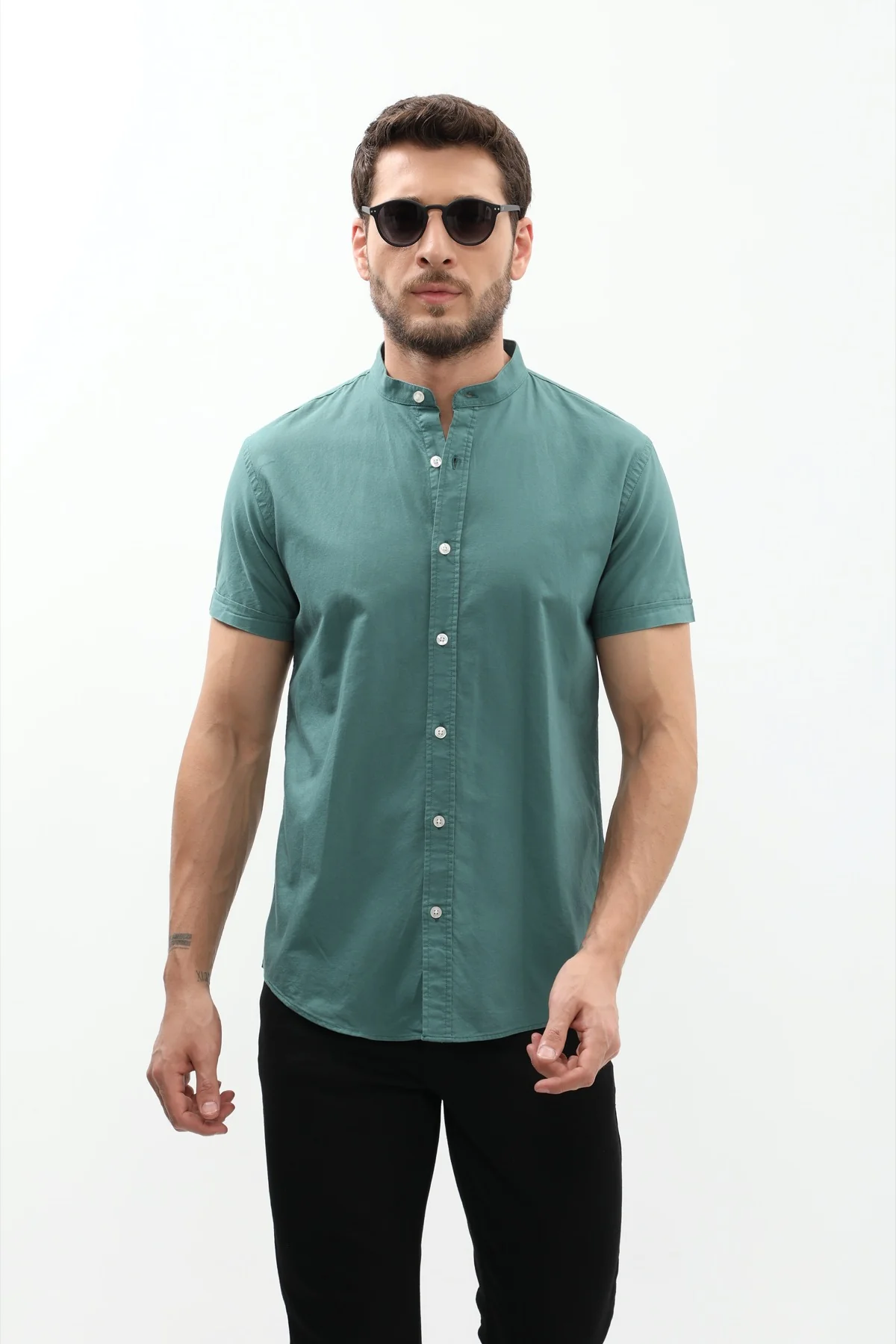 قميص أكسفورد بأكمام قصيرة وقبة ماندارين من SHIRTSPRO - لون أخضر عتيق - Image 2