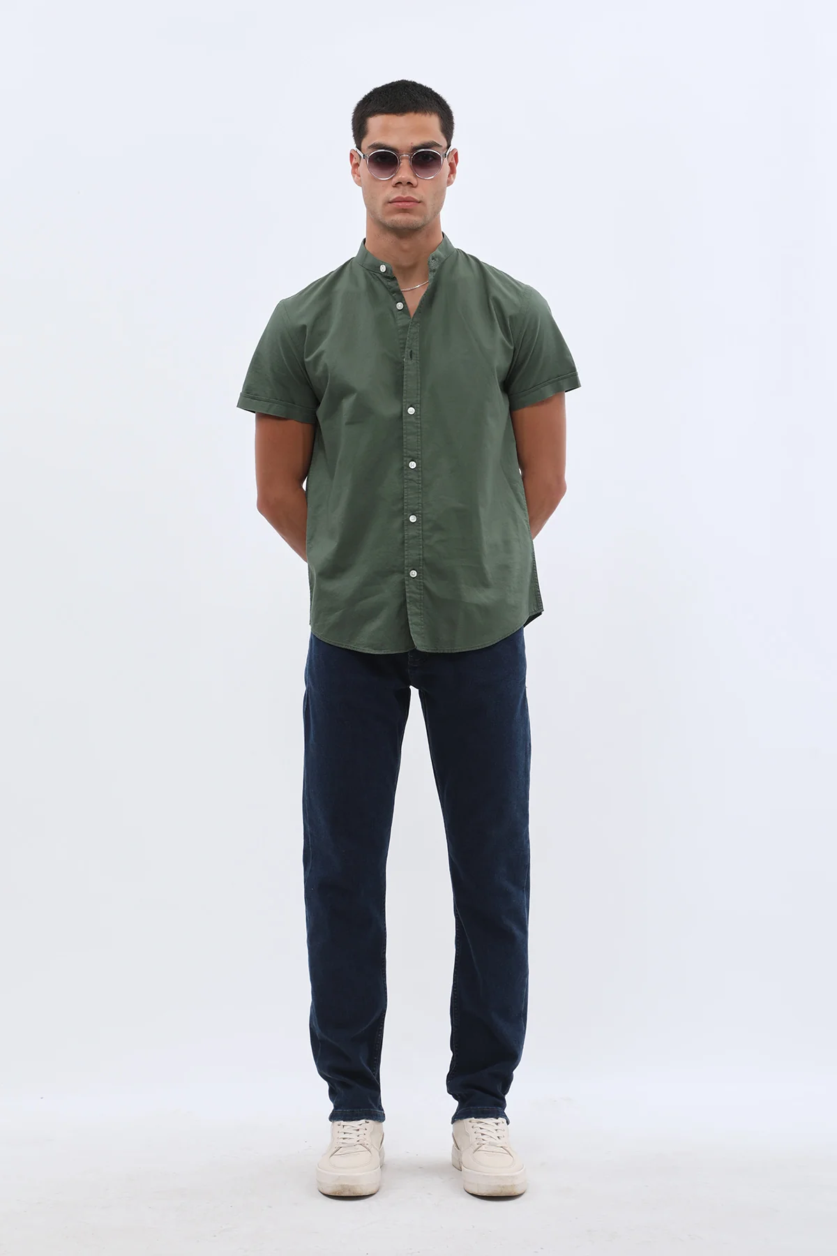 قميص أكسفورد بأكمام قصيرة وقبة ماندارين من SHIRTSPRO - لون أخضر جبلي - Image 3
