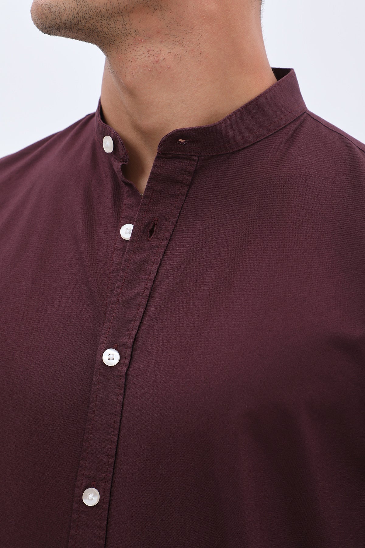 قميص أكسفورد بأكمام قصيرة وقبة ماندارين من SHIRTSPRO - لون بنفسجي