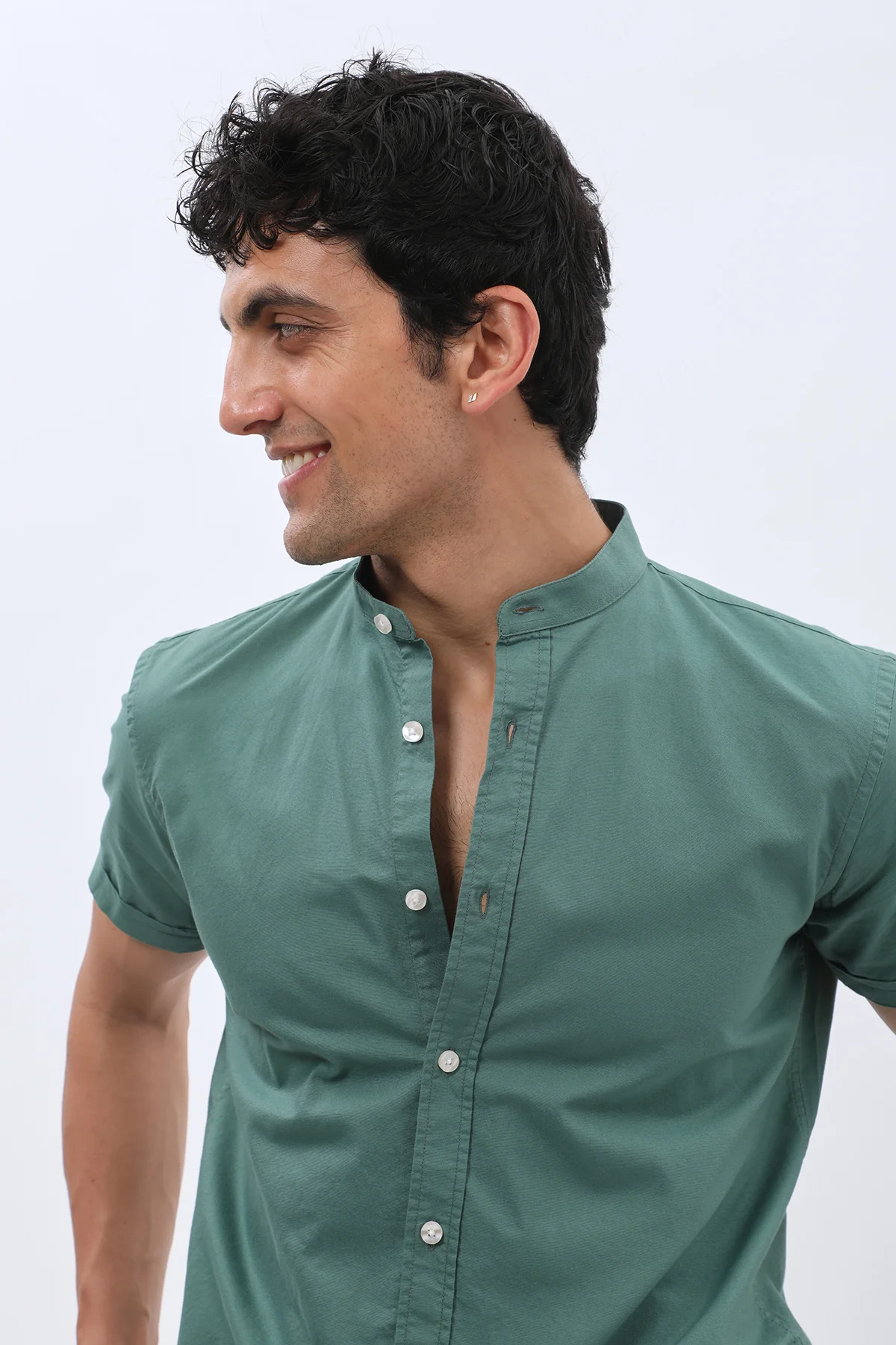 قميص أكسفورد بأكمام قصيرة وقبة ماندارين من SHIRTSPRO - لون أخضر رمادي - Image 4