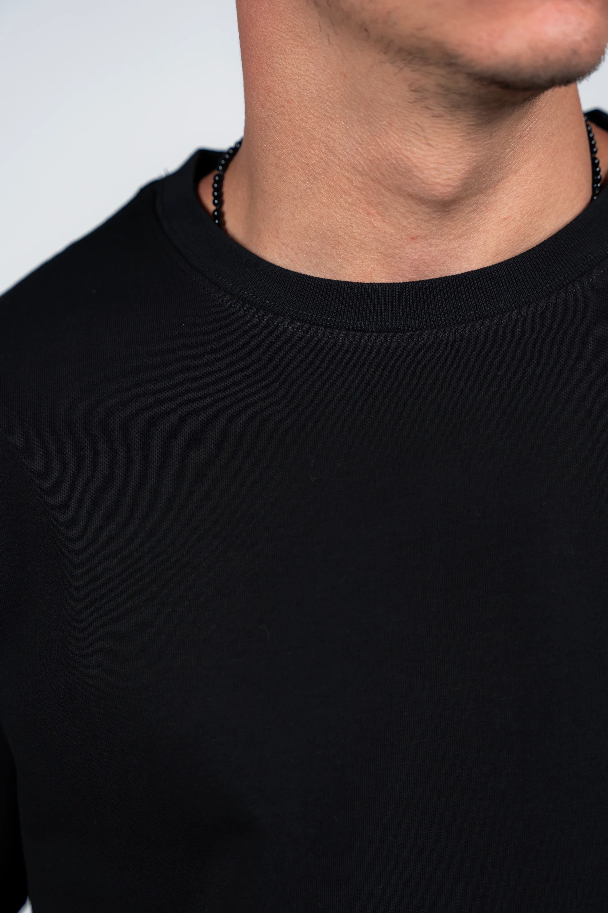 تيشيرت قطن 100% من SHIRTSPRO - لون أسود - Image 3