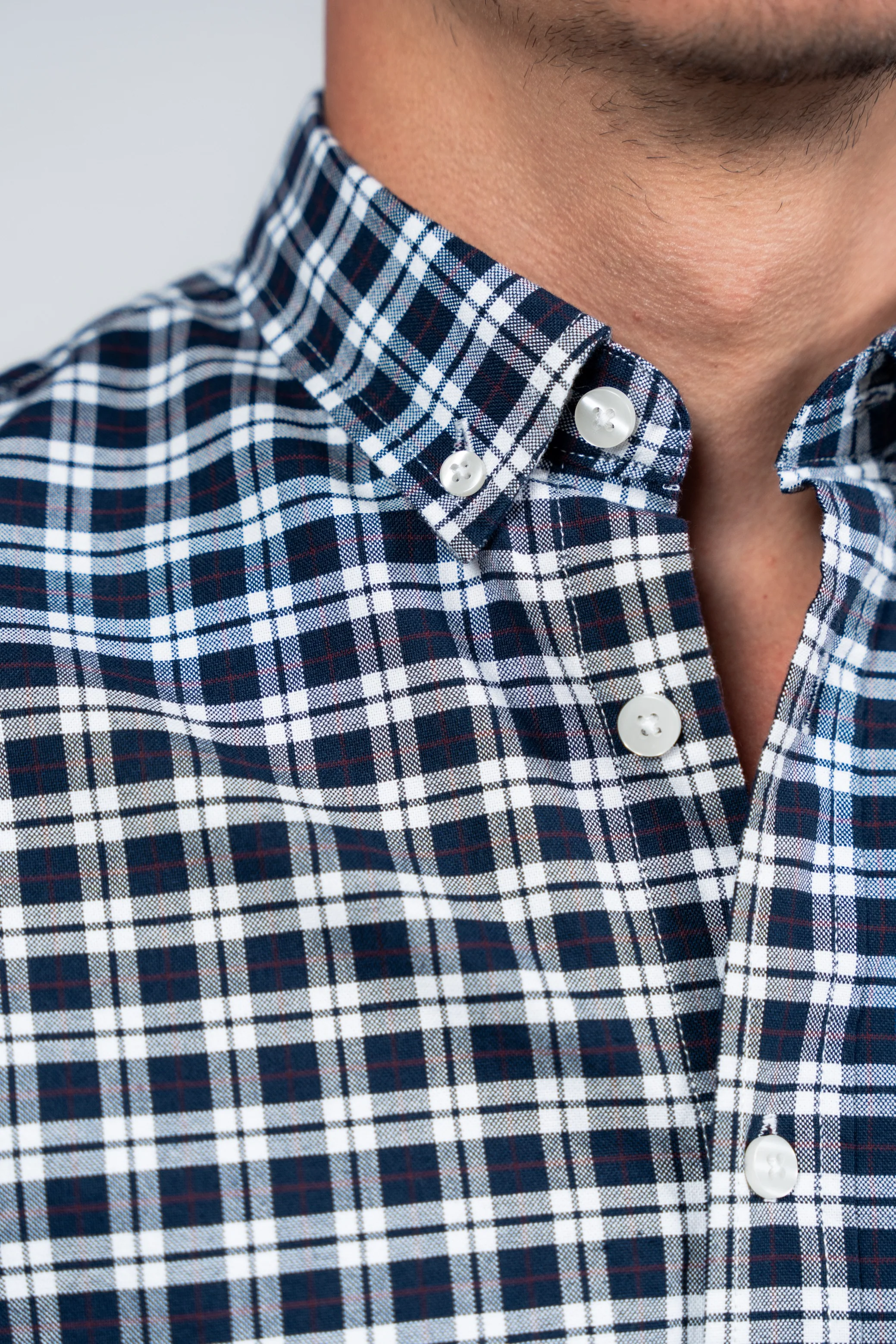 قميص كاروهات بقبة بأزرار من SHIRTSPRO - لون نيلي غامق