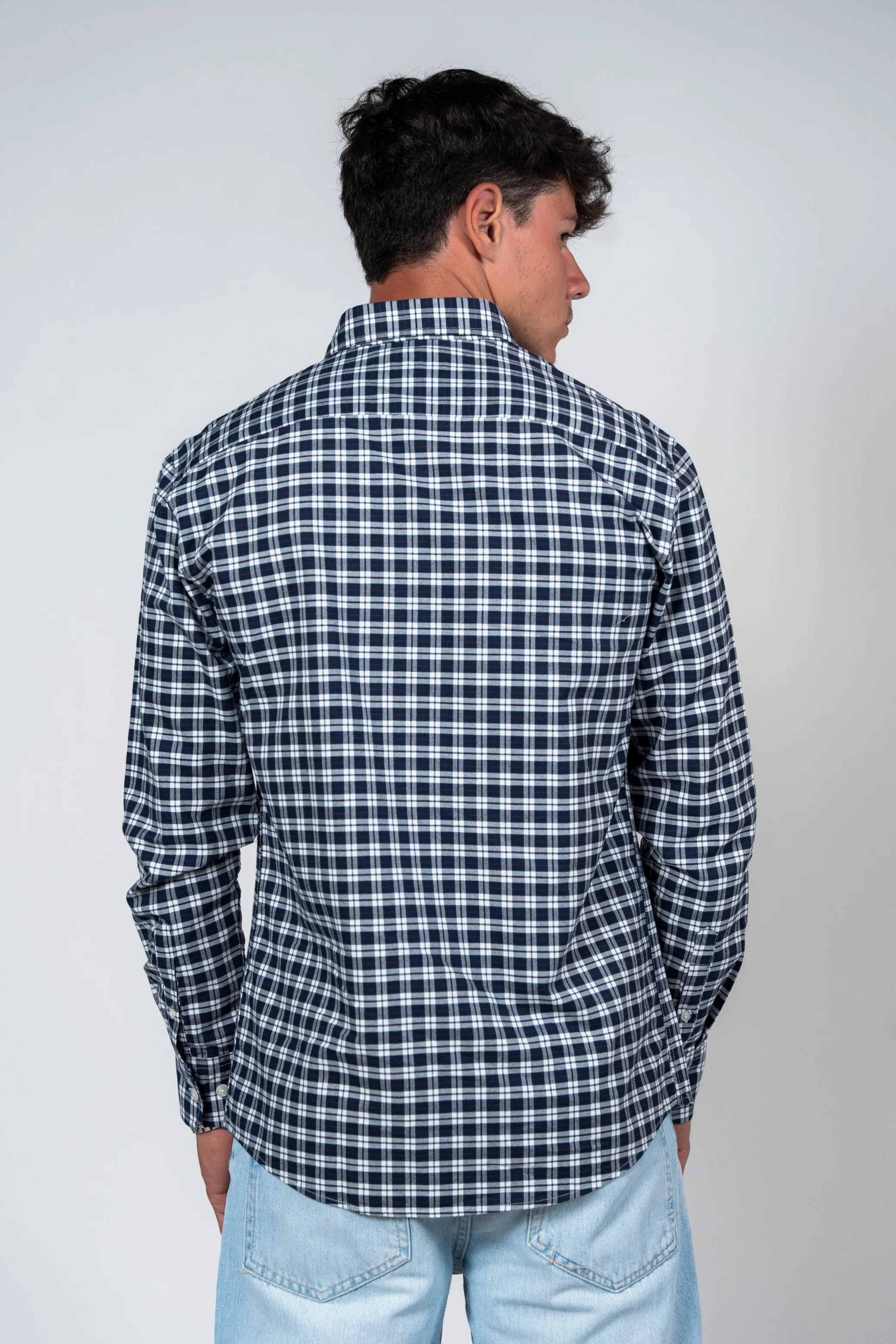 قميص كاروهات بقبة بأزرار من SHIRTSPRO - لون نيلي غامق - Image 5