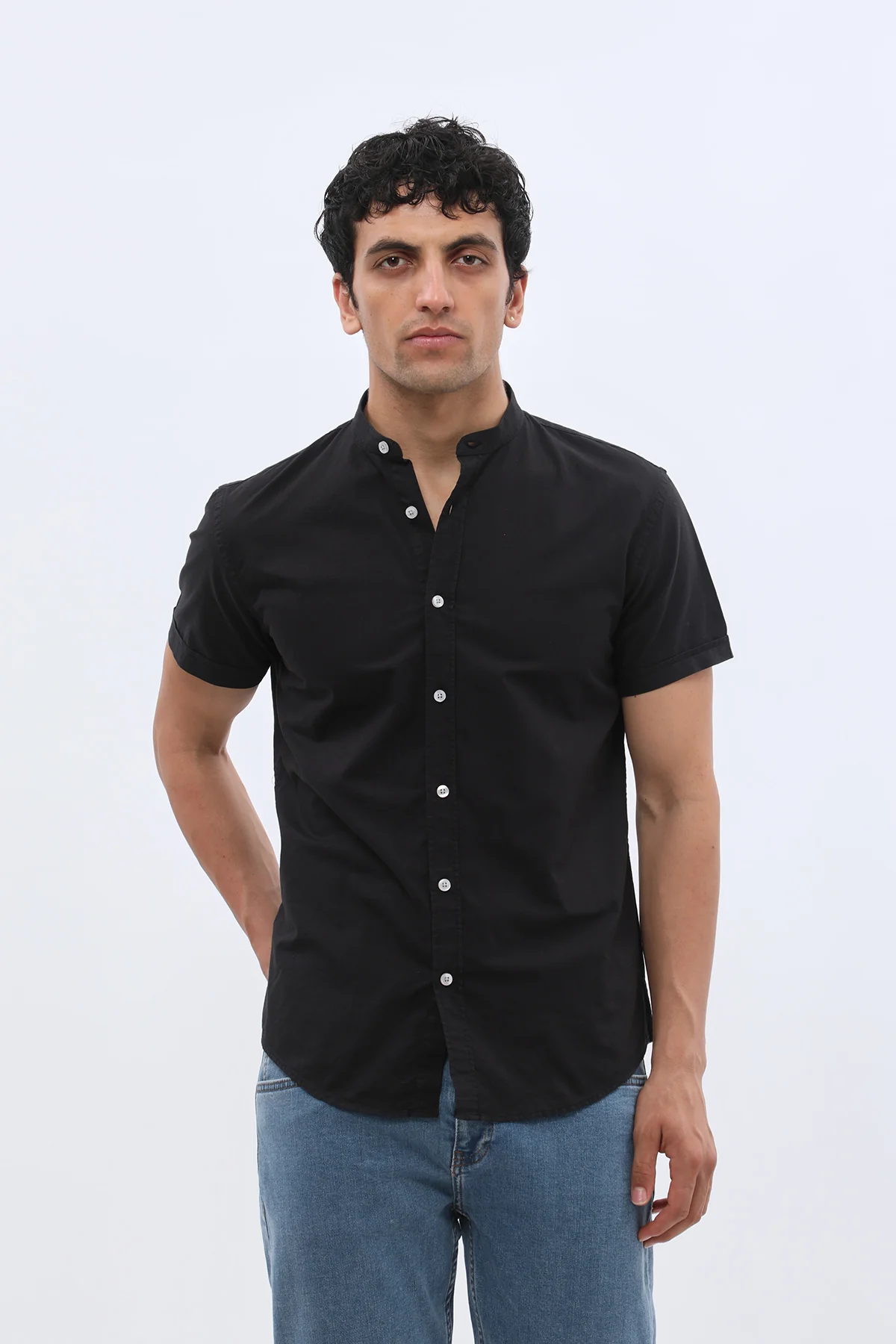 قميص أكسفورد بأكمام قصيرة وقبة ماندارين من SHIRTSPRO - لون أسود - Image 5