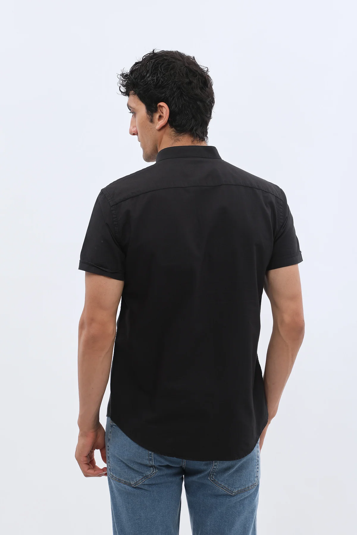 قميص أكسفورد بأكمام قصيرة وقبة ماندارين من SHIRTSPRO - لون أسود - Image 6